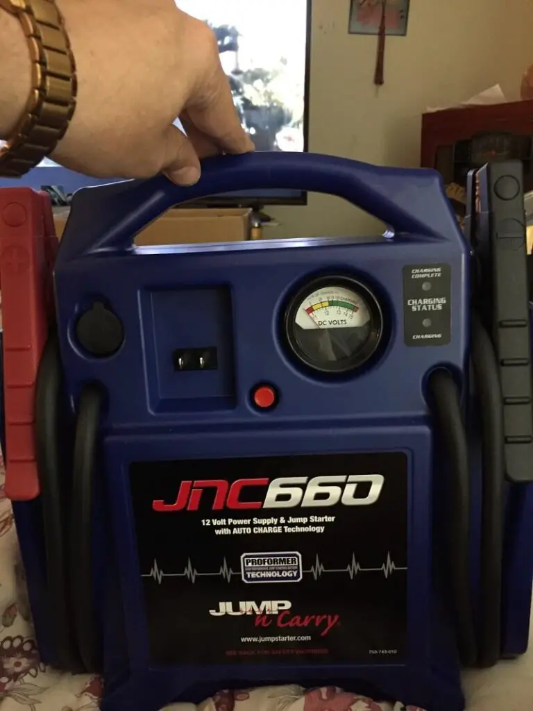 Clore Automotive Jump-N-Carry JNC660 1700 Jump Starter